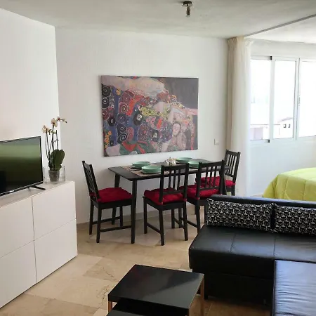 Apartment 2000